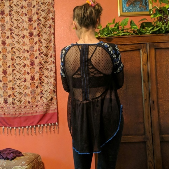 Blouse - Picture 3 of 8